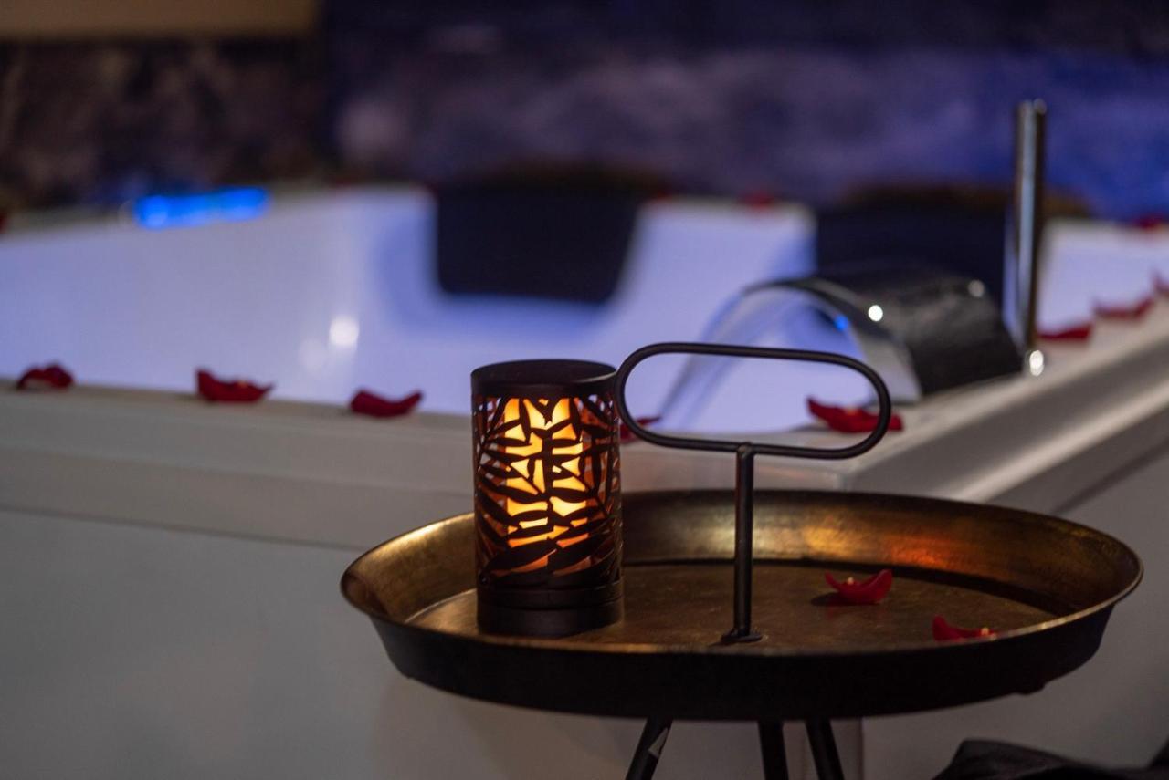 Love Suites & Spa "Le Loft" Avec Jacuzzi Privatif Médis Esterno foto