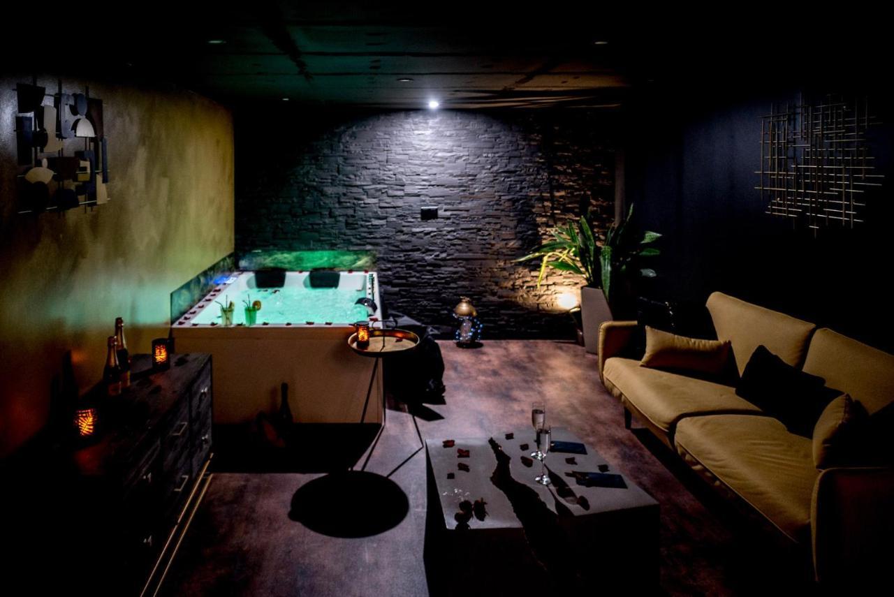 Love Suites & Spa "Le Loft" Avec Jacuzzi Privatif Médis Esterno foto